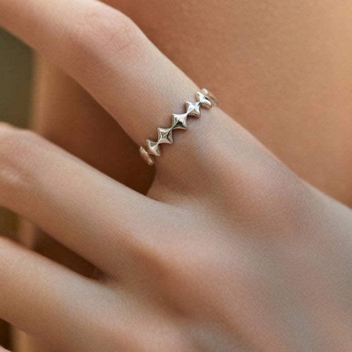 Star Motif Textured Linked Band Ring in 925 Sterling Silver