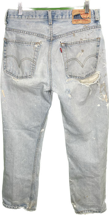 Vintage W32 x 30 Levis 505 Light Wash Distressed Denim Jeans